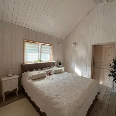 Luxury Countryside House 2 Min Walk To The Semesterbostad