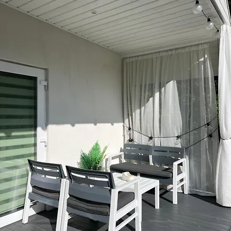 Luxury Countryside House 2 Min Walk To The Semesterbostad *